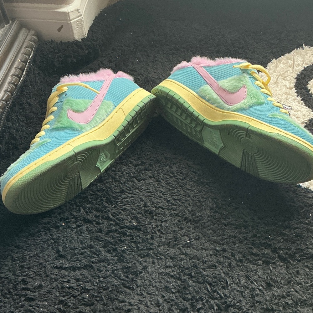 Nike SB Low Dunk “Verdy Visty” Sneakers - Picture 6 of 7